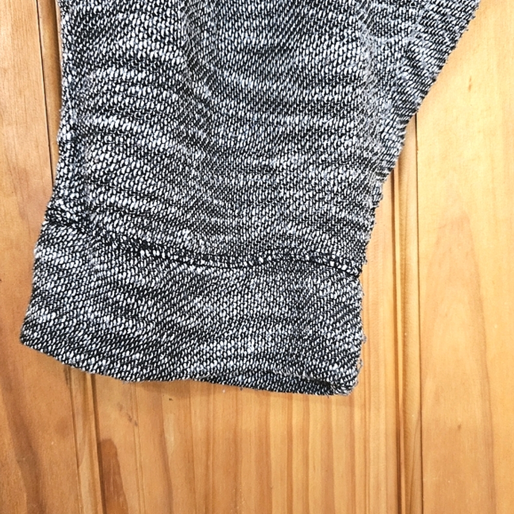 Blue Topic Women's Black and Gray Knit  Athletic Cropped Pants, Size M - Picture 8 of 10